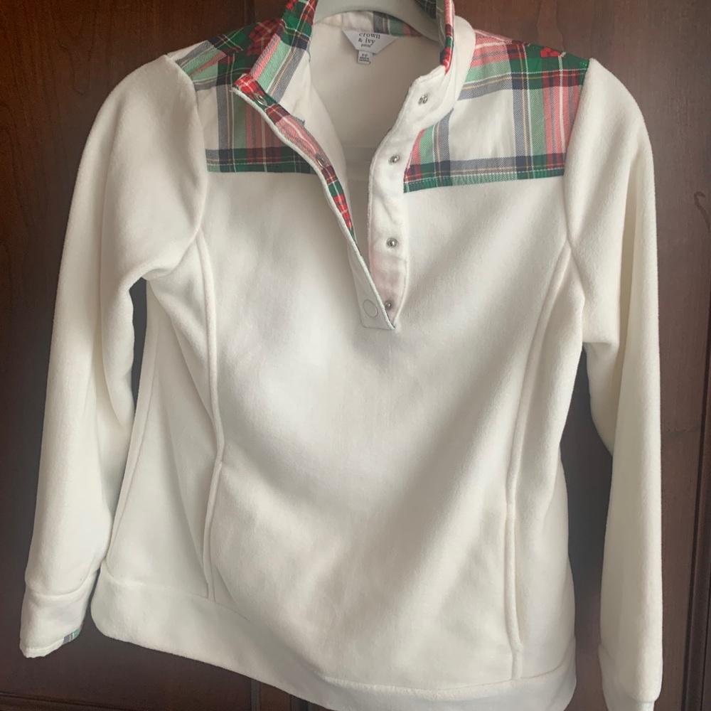 Crown and Ivy pullover